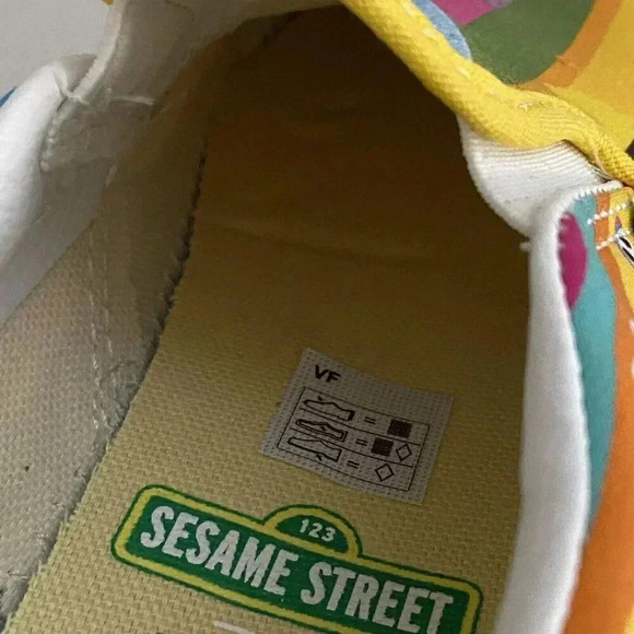 VANS X SESAME STREET Kids Classic Slip Ons Sneakers Shoes US Size 1.5 NEW! - Picture 11 of 12